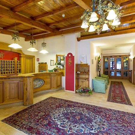 רוקרזו Hotel Trieste מראה חיצוני תמונה