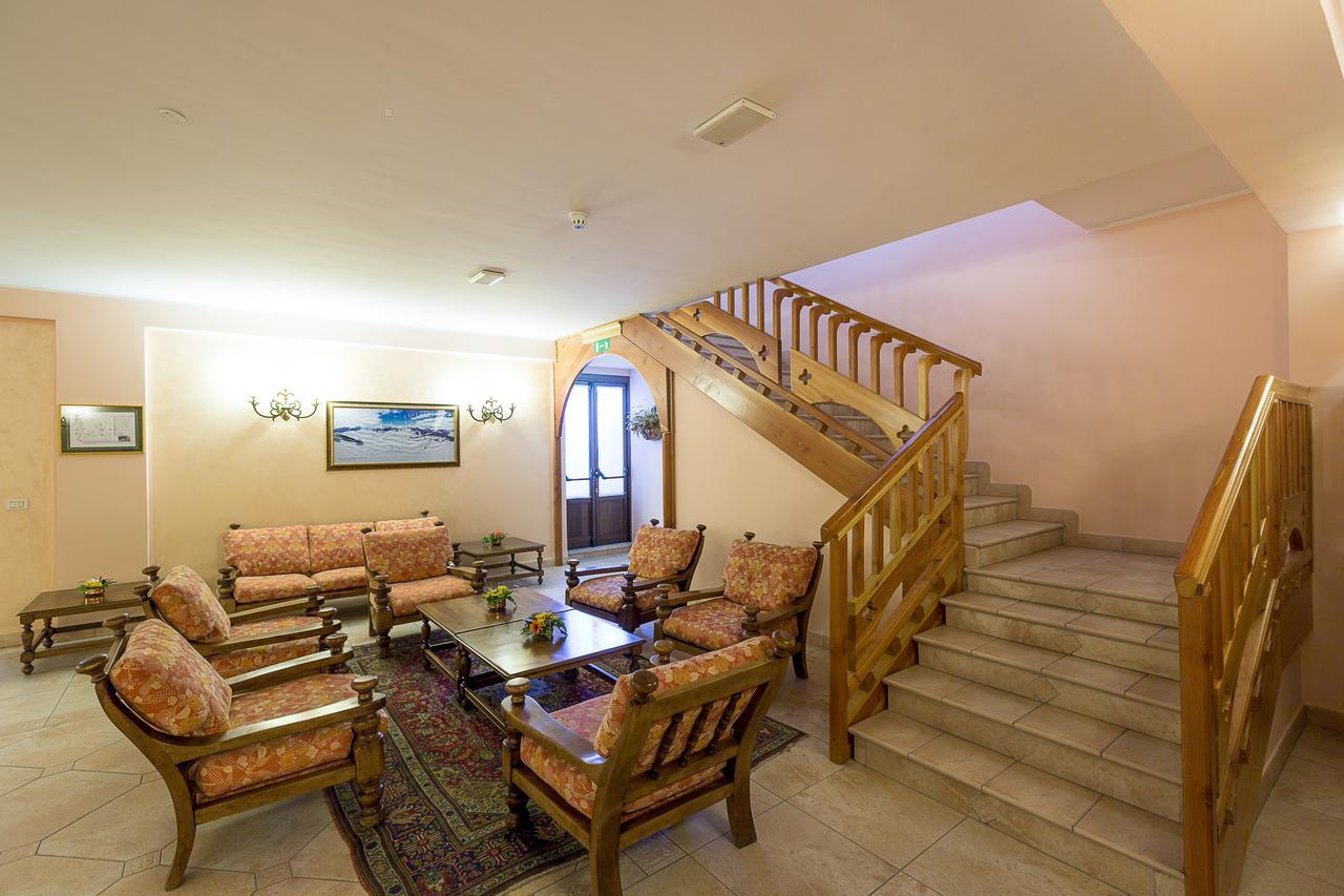 רוקרזו Hotel Trieste מראה חיצוני תמונה
