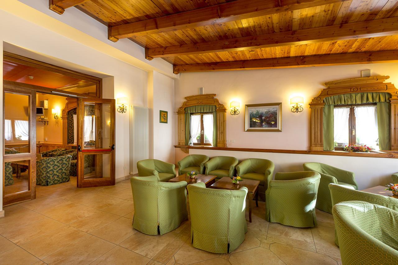 רוקרזו Hotel Trieste מראה חיצוני תמונה
